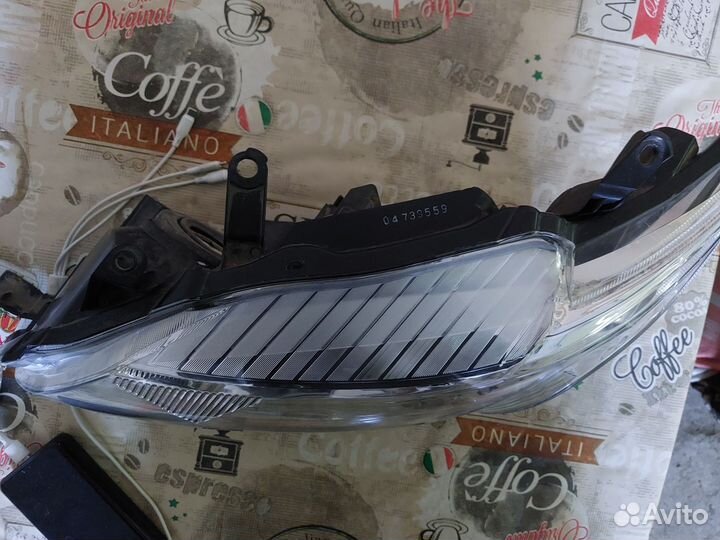 Фара левая toyota corolla 150