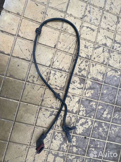 Датчик ABS задний левый mercedes W221 W216