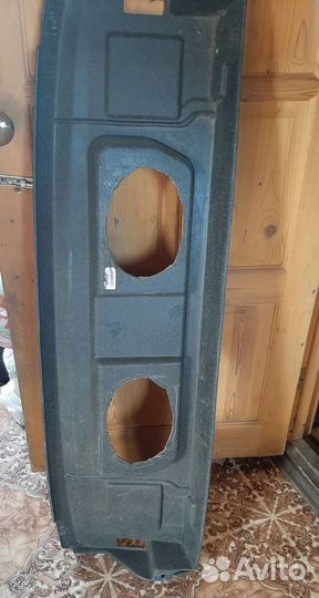 Задняя полка