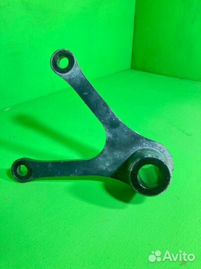 Кронштейн цилиндра подъема кабины MAN TGX