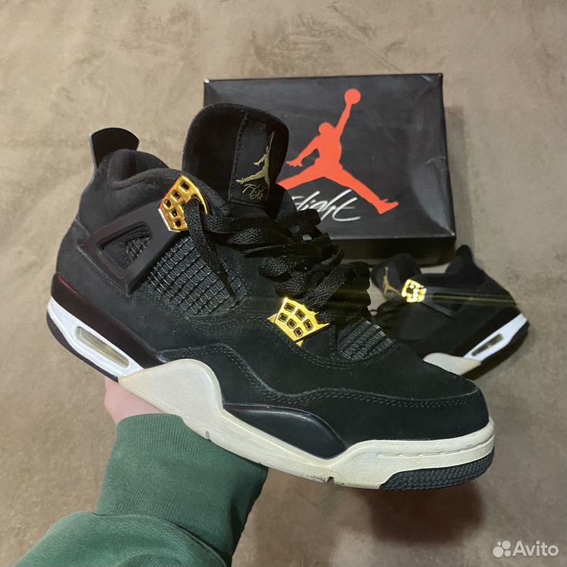 Air Jordan 4 Royalty