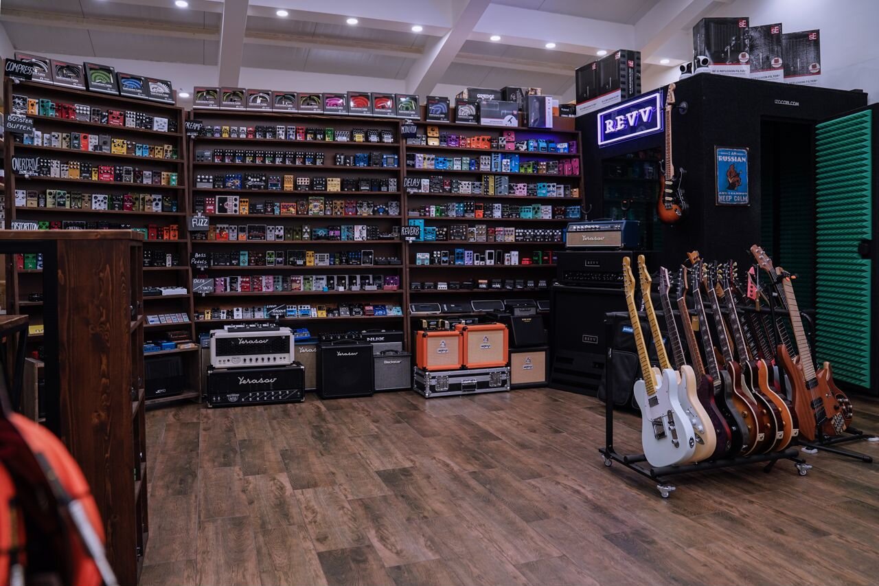 Pedal shop. Pedal shop. Дмтр педаль шоп. Dmtr. Москва большая серпуховская улица 46с34 dmtr pedal shop.