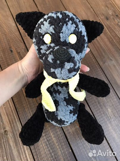 Вязаная игрушка Волк