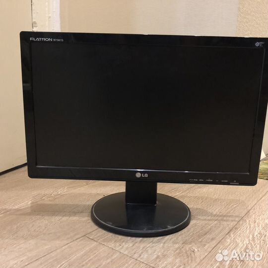 Монитор LG 19