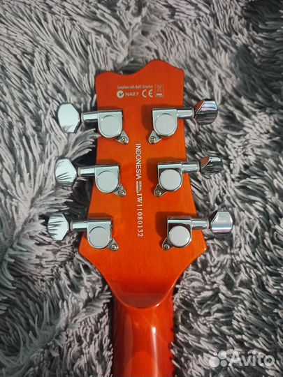 Полуакустическая электрогитара Russtone