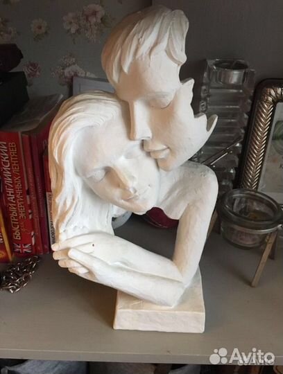 Скульптура ваза из гипса