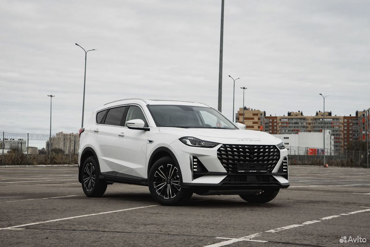 Jetour X70 Plus 1.6 AMT, 2026