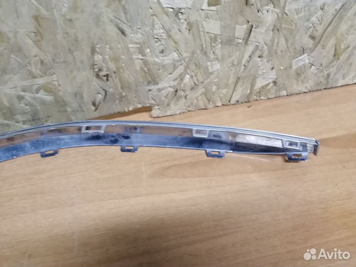 Хром заднего бампера правая VW Touareg 3