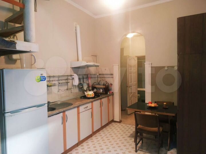 2-к. квартира, 60 м², 1/2 эт.