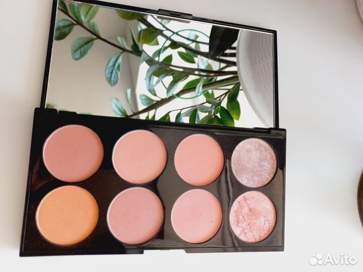 Палитра румян Revolution