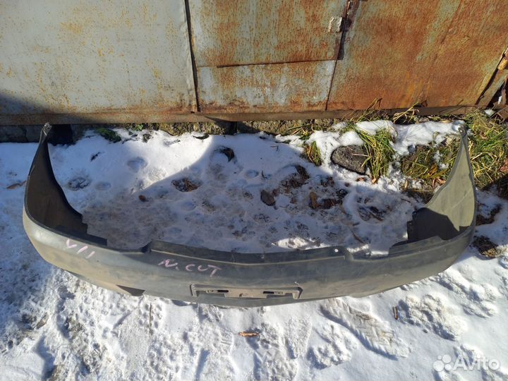 Продам передний бампер ниссан ад 2002 год