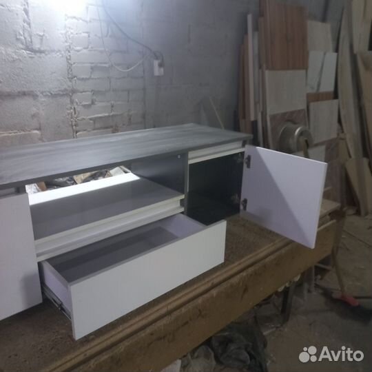 Тумба под телевизор