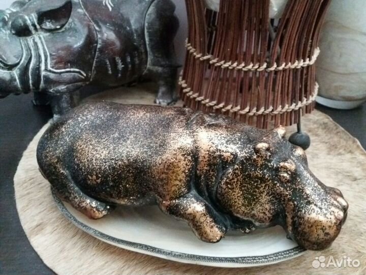 Фигурка бегемот 20 см