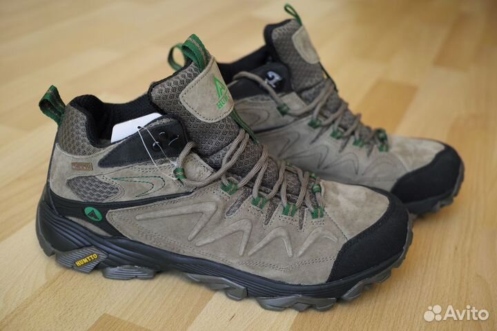 Треккинговые ботинки зимние. Новые