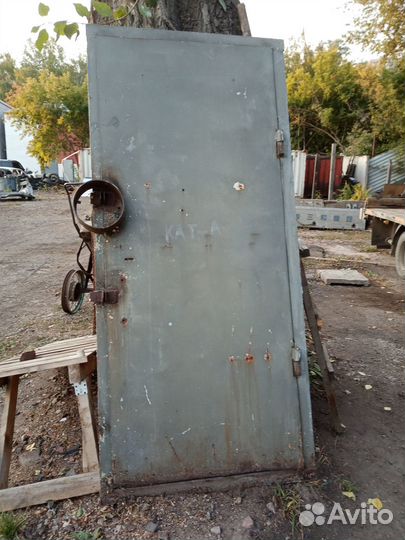 Металлическая дверь бу