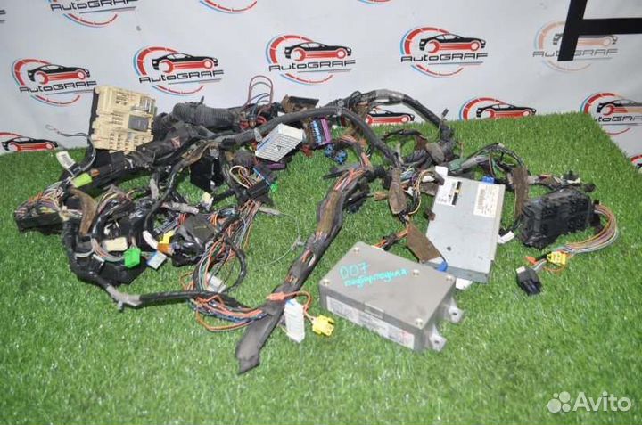 Коса подторпедная Cadillac Escalade GMT820 LQ9