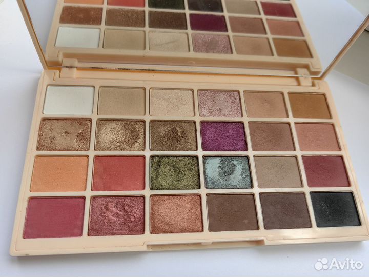 Палетки теней revolution