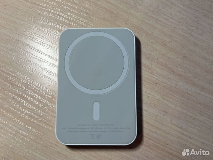 Внешний магнитный аккумулятор MagSafe