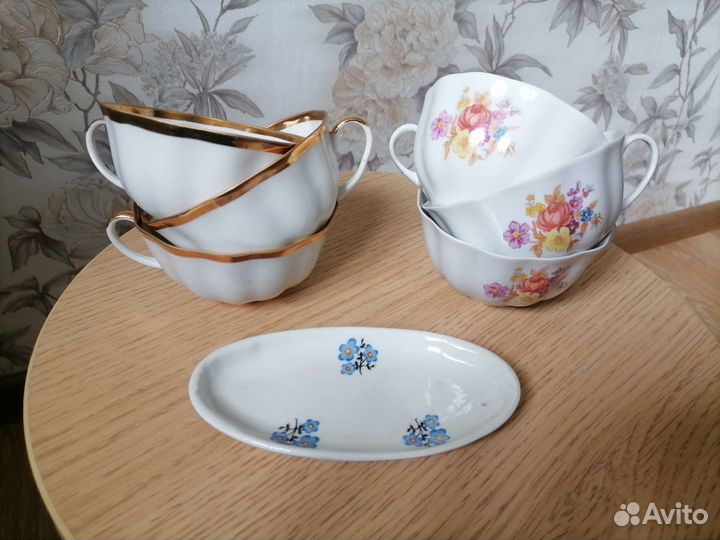 Сервизы, тарелки, чашки фарфор