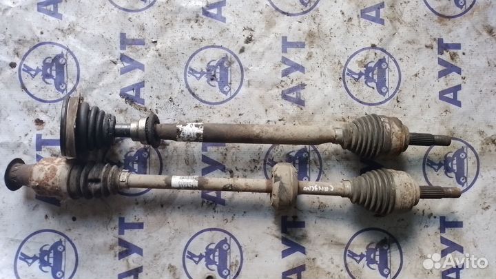 Привод правый левый Renault Sandero 1