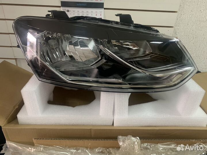 Фара правая Volkswagen Polo Sedan 2011-2020