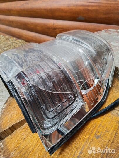 Фонарь задний Mitsubishi Pajero 4 (оригинал)