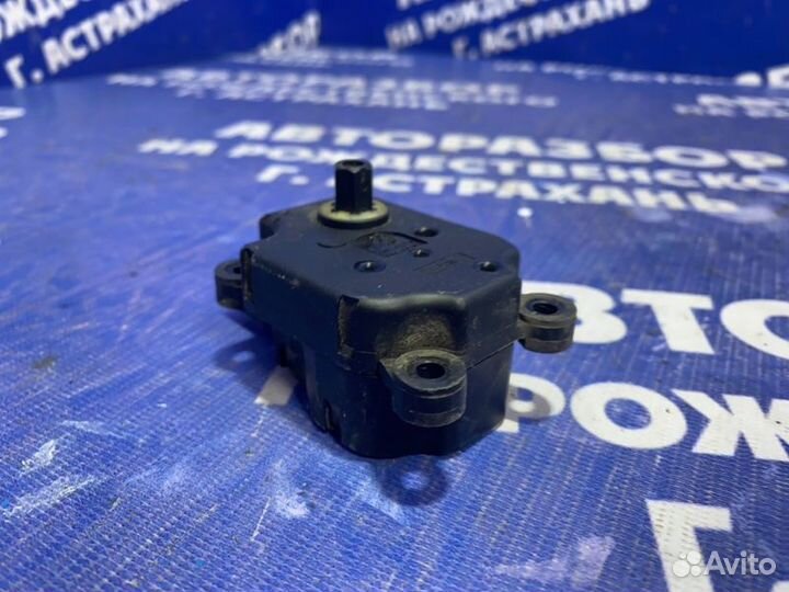 Моторчик заслонок отопителя Mercedes-Benz W211