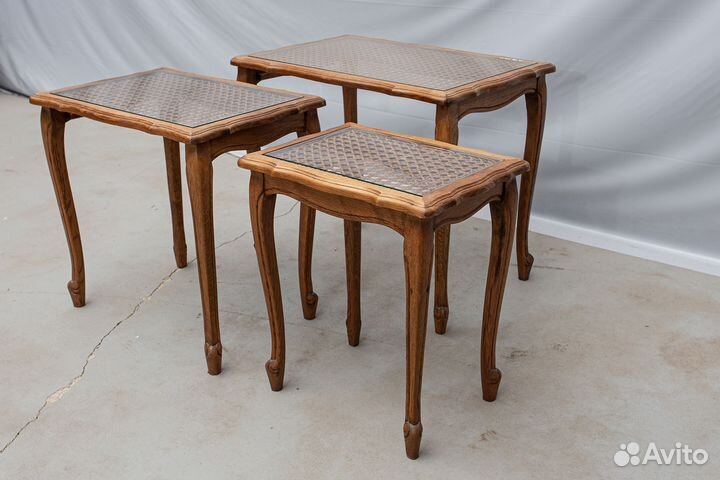 Трио подсобных столиков типа «гнездо»