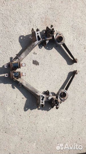 Рычаги задние нижние Honda Civic 4D комплект