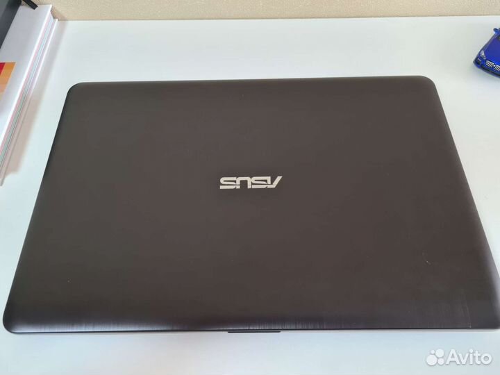 Ноутбук asus
