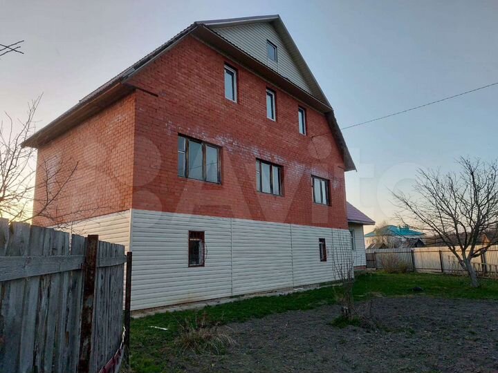 Дом 260 м² на участке 9 сот.