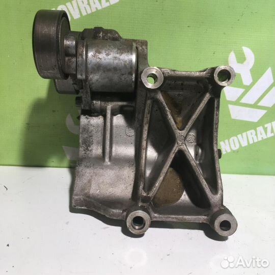 Кронштейн генератора Хендай Сантафэ