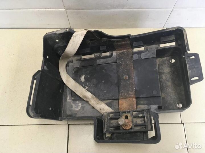 Крепление акб (корпус/подставка) Focus I 1998-2004