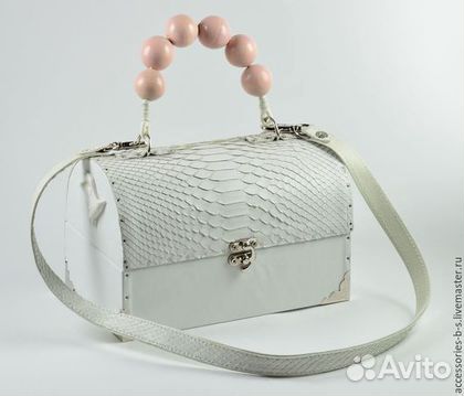 Шкатулка сумка из белой кожи питона
