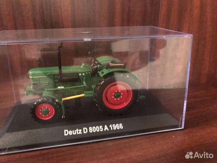 Модель трактора 1/43