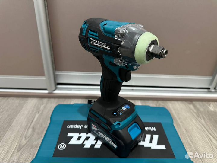 Аккумуляторный гайковерт Makita 300 Нм