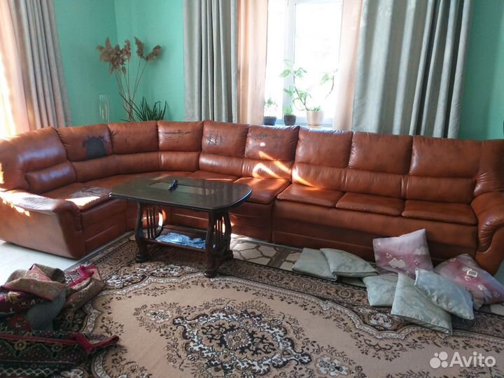 Кожаный угловой диван бу