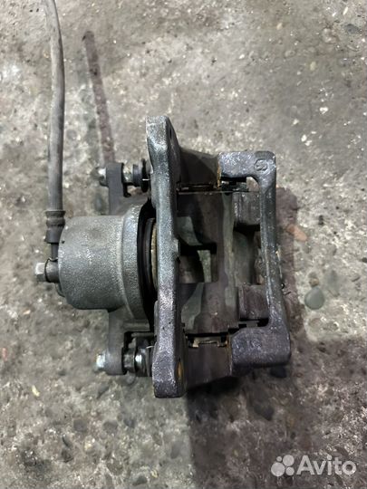 Тормозной суппорт toyota corolla 120