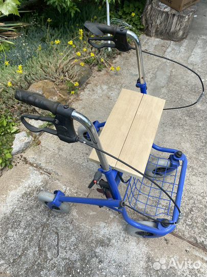 Ходунки с седеньем на колесиках для взрослых