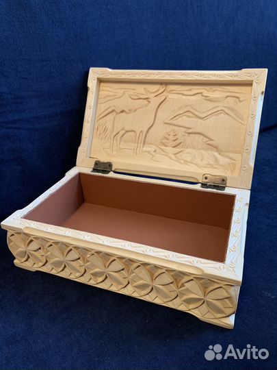 Шкатулка резная