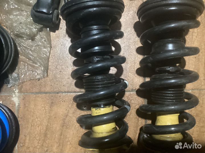 Для mitsubishi pajero 4амортизаторы газовые перед