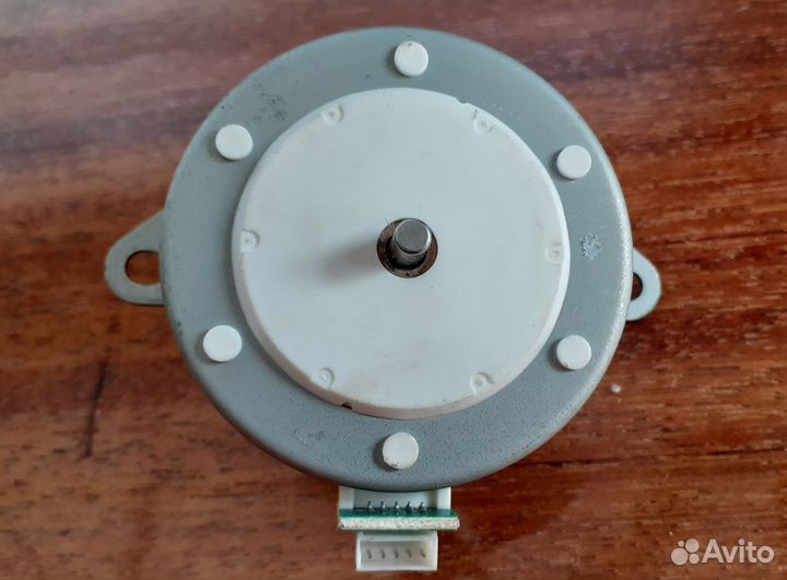 Шаговый двигатель PM55L-048