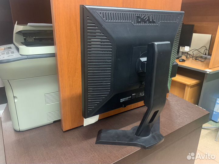 Монитор Dell 19