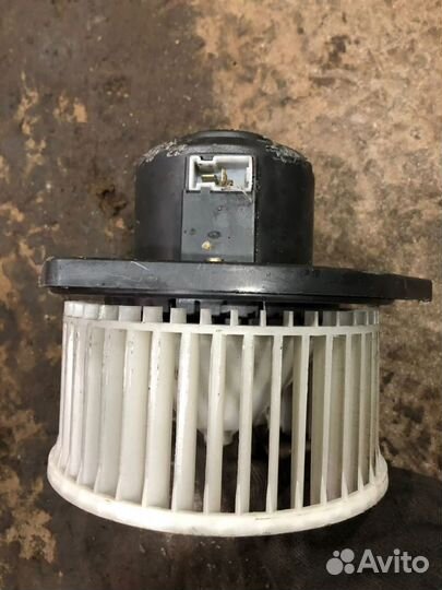 Nissan maxima A33 моторчик отопителя