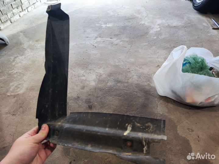 Воздухозаборник радиатора ауди 80 б3