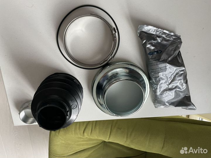 Пыльник приводного вала Löbro 305780