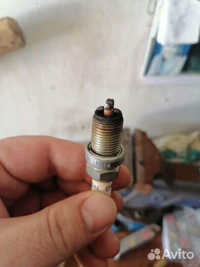 Свечи зажигания нжк б/у