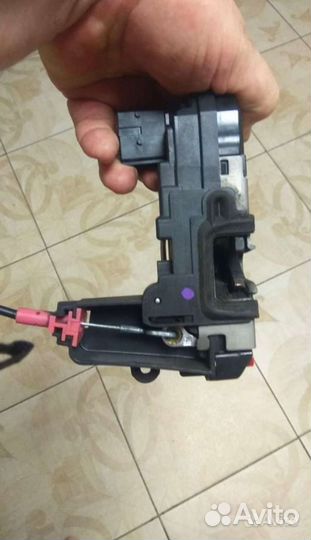 Замок дверной для машины