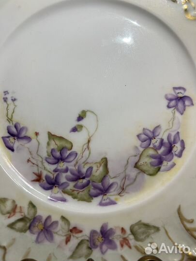 Фарфоровая тарелка