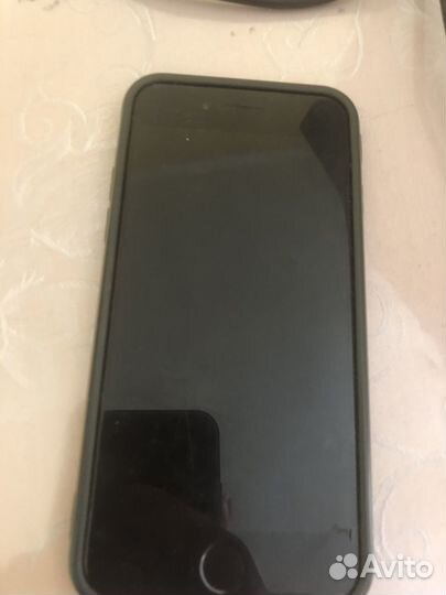 iPhone SE, 128 ГБ
